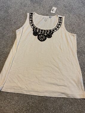 Chicos Ivory Tank Sz 2 Embellishment!  NWT